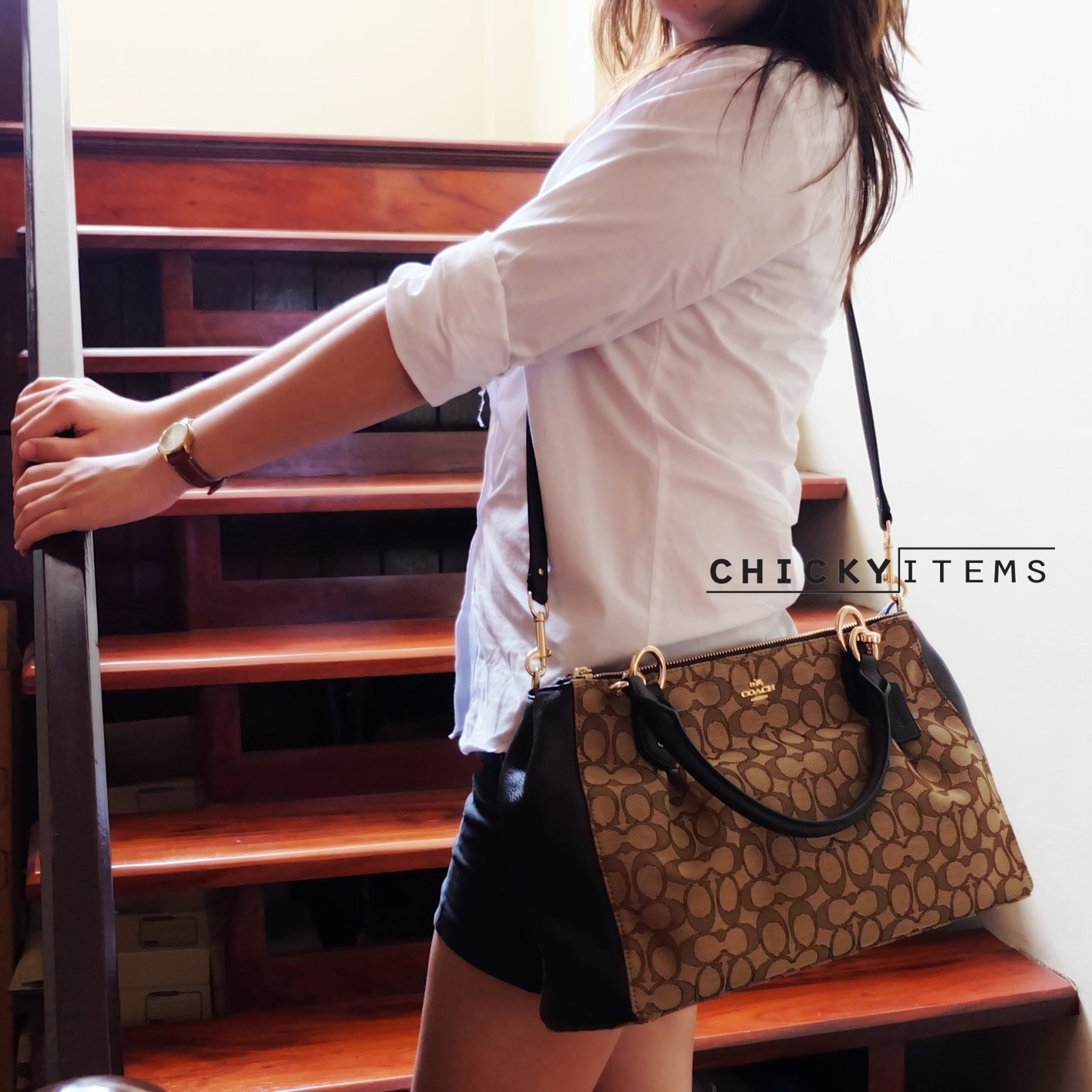 ภาพสะพาย CROSSBODY