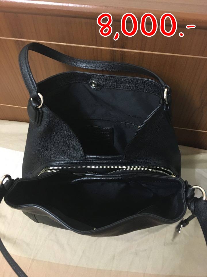 สินค้าใหม่ค่ะ.. กระเป๋า coach รุ่น 36464 หนังแท้สีดำ อะไหล่ทอง ขนาด 13.3/4 x 10 x 5.3/4 สภาพ 100% ไม่มีตำหนิเป็นสินค้าใหม่เอี่ยมค่ะ พร้อมการ์ด