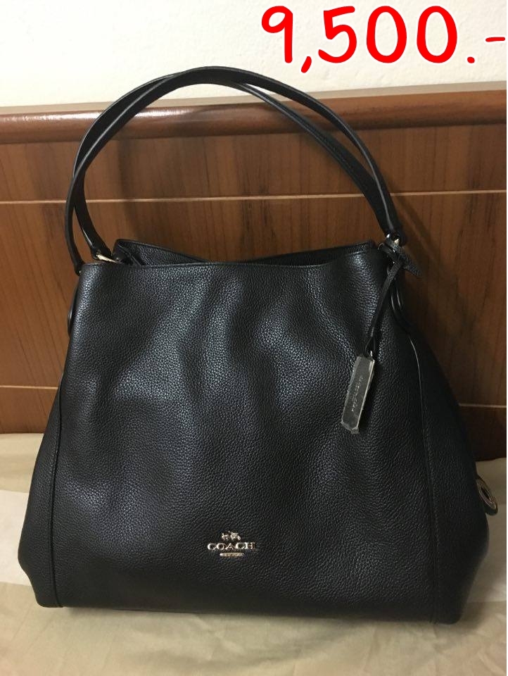 "สินค้าใหม่ค่ะ.. ราคา 9,500 กระเป๋า coach 36464 หนังแท้สีดำ อะไหล่ทอง ขนาด 13.3/4 x 10 x 5.3/4 สภาพ 100% ไม่มีตำหนิเป็นสินค้าใหม่เอี่ยมค่ะ พร้อมการ์ด "