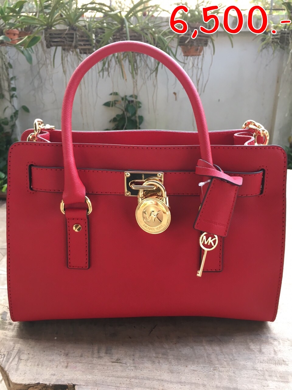 "ยี่ห้อ Michael Kors *รหัสสินค้า 30S2GHMS3L สี : แดง ขนาด : 12 3/4"" (W) x 9"" (H) x 5 1/2"" (D) *สภาพ : ของใหม่ป้ายห้อย 100% ( ไม่มีตำหนิ) รายละเอียดเพิ่มเติม : Michael Kors Hamilton Saffiano Leather "