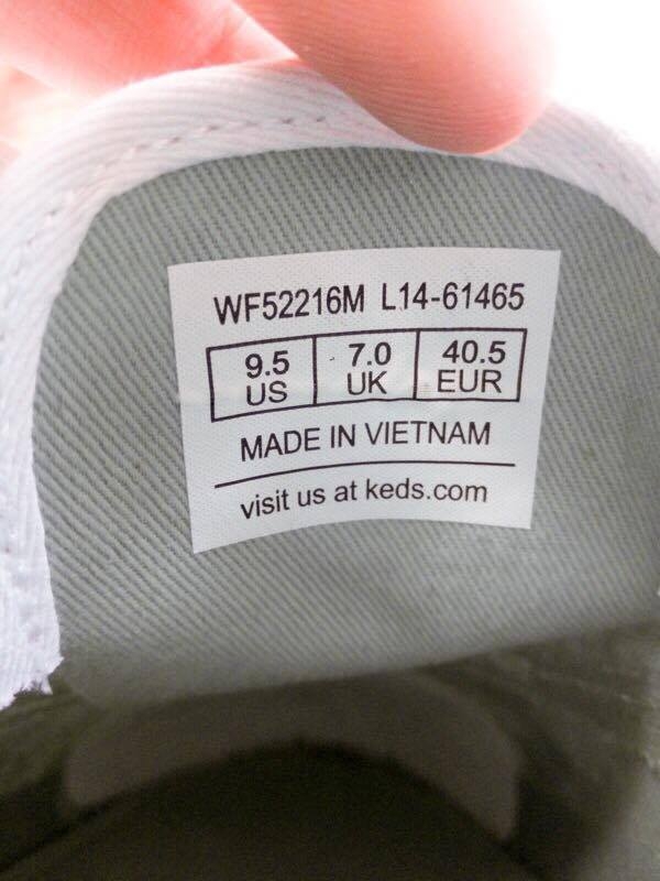 "ราคา 1990 บาท ยี่ห้อ : รองเท้า Keds รุ่น Berry white teal สี : White/green  ขนาด : 40.5 หรือ 9.5 US สภาพ : 99.99% ตำหนิ : ไม่มีตำหนิ เนื่องจากซื้อมาแล้วใส่ไม่ได้ค่ะ รายละเอียดเพิ่มเติม : รองเท้า Keds ของแท้ ไม่เคยใส่เลยค่ะ ของจริงสีและแบบน่ารักมากก มีเชือก2 เส้น ไม่มีกล่องค่ะ"