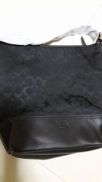 "COACH  รหัสสินค้า F32685 BLEECKER SIGNATURE FABRIC DUFFLE BAG สี BLACK/BLACK ขนาด 9 3/4"" (ย) x 13"" (ส) x 5 1/2"" (ก) "