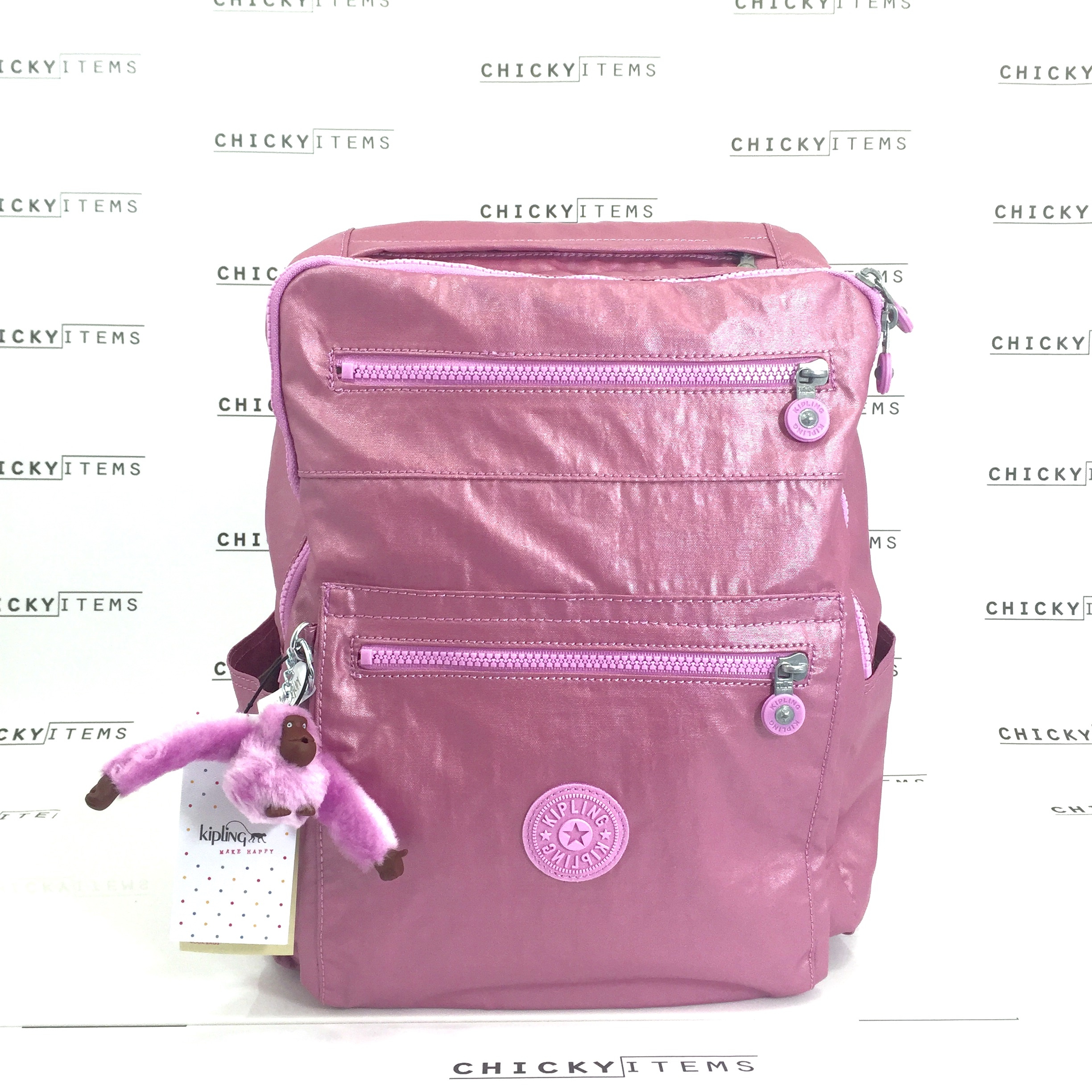 CAITY METALLIC BACKPACK BP4014 สี METALLIC PINK PLUM โดยที่ METALLIC จะเป็นสีออกเงามันๆ ไม่เก่างายค่ะ กันน้ำกันฝนได้เล็กน้อย ช่องใส่ของเยอะ