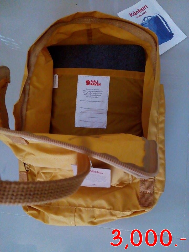 "*ราคา 3,000 บาท ยี่ห้อ Fjallraven Kanken รุ่น Classic สี เหลือง Ochre ขนาด 10.6นิ้ว x 15นิ้ว มือหนึ่งไม่ผ่านการใช้งาน"