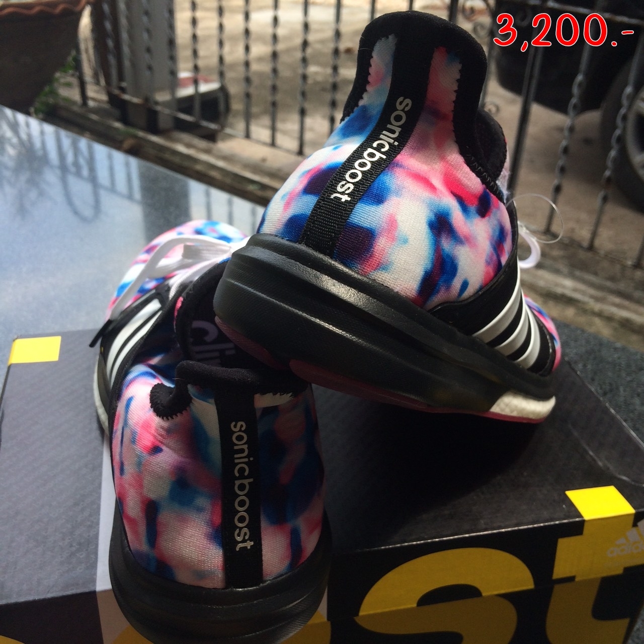 "ราคา 3,200 บาท Adidas CC Sonic Boost W รหัส B32679 SIZE US 9.5 สินค้ามือหนึ่ง แกะกล่อง ไม่เคยใส่ ใส่วิ่งใส่เดินได้ ผ้ายืดยุ่นดีเบาสบายคะ"