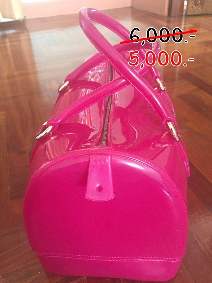 Furla Candy Medium Satchel สี..ชมพู ขนาด...ขนาด 12""W x 8.38""H x 7.50""D สภาพ 90% ตำหนิ(ในกรณีสินค้ามือสอง)ตามภาพ รายละเอียด มีถุงผ้า