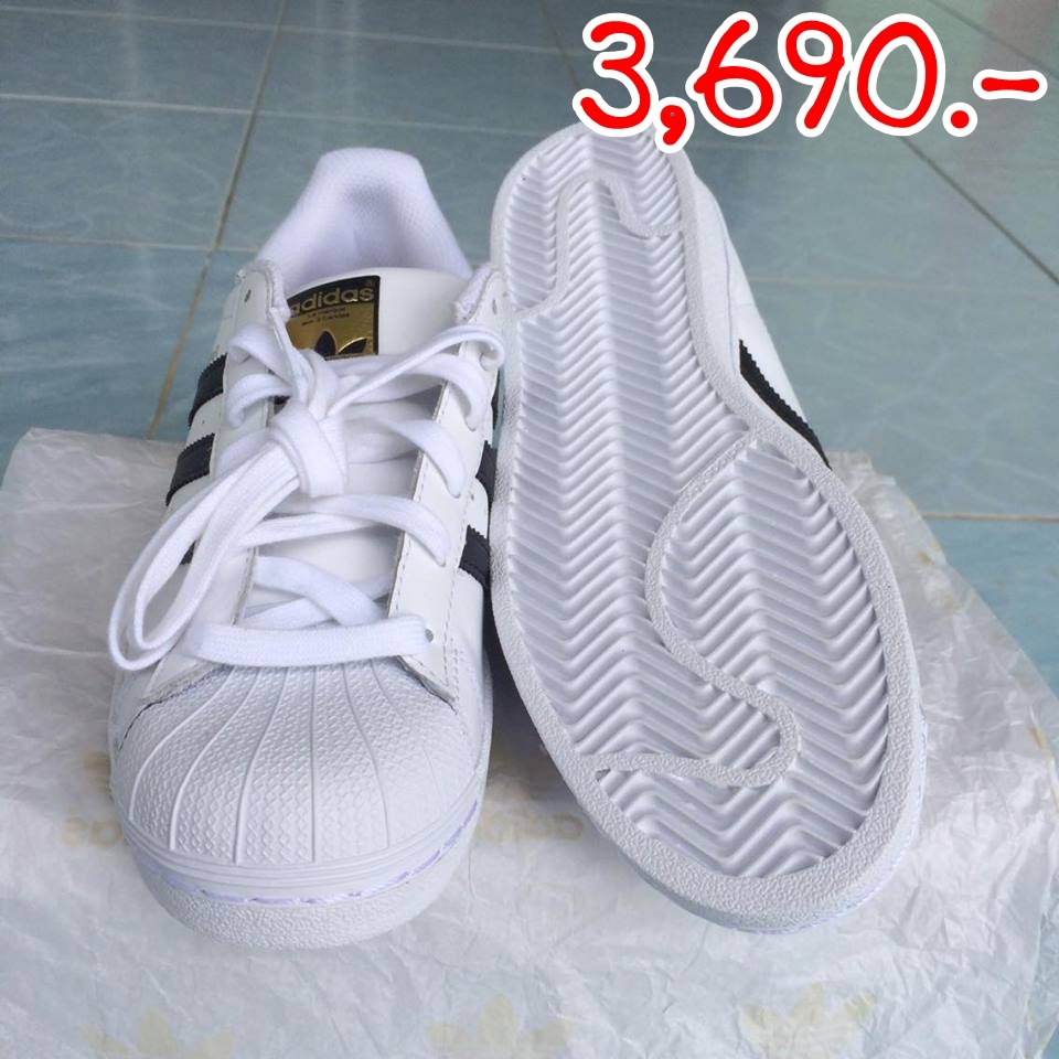 รองเท้า Adidas Superstar US 6.5 ราคา 3690 บาท ยี่ห้อ Adidas รหัสสินค้า Adidas Superstar สีขาว คาดดำ ขนาด US 6.5 สภาพ 100% มือ 1 รายละเอียดเพิ่มเติม ไม่มีกล่อง ไม่มีอุปกรณ์