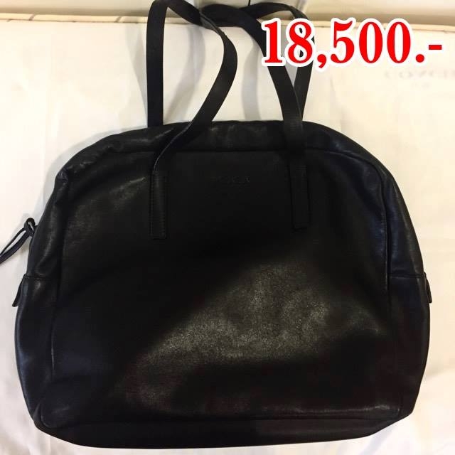 กระเป๋า Prada ราคา 18,500 ยี่ห้อ Prada ขนาด 13"x10"x4" สภาพ 100% ตำหนิ ไม่มี