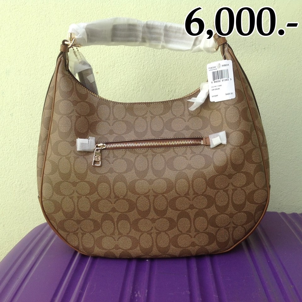 กระเป๋า COACH ราคา 6000 ยี่ห้อ Coach ขนาด 14/1/4" (L) 10"(H) 41/2"(W) สินค้าใหม่ ( พร้อมส่ง)