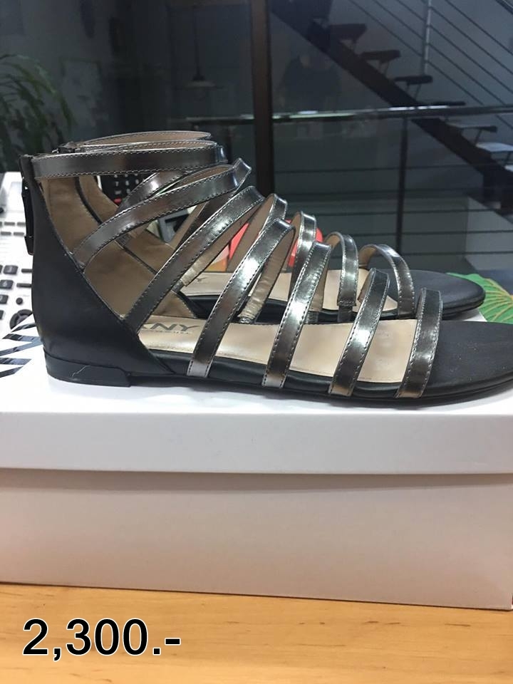 รองเท้า DKNY US SIZE 8.5 Price 2,300 Shoe FAY ( DKNY) STYLE K1509057 NAPPA/MIRROR METALLIC LEATHER COLOR BLK-GUNMETAL 091 US SIZE 8.5 EU SIZE 39 UK SIZE 6 รายละเอียดสินค้า - สินค้ามือ 1 - สินค้าพร้อมกล่อง - จัดส่งฟรี EMS 