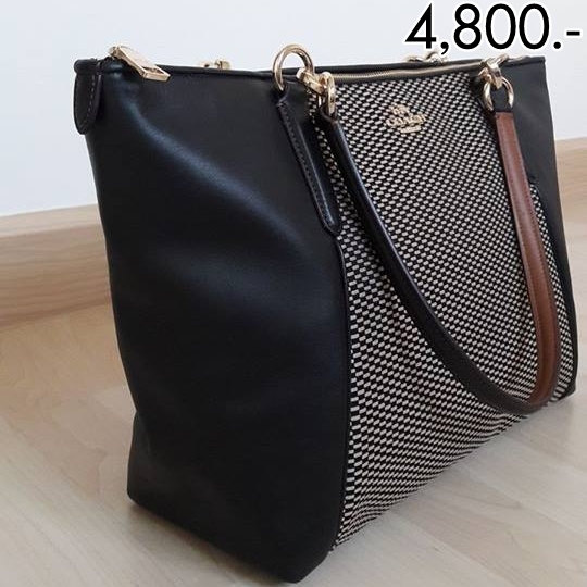 ราคา 4,800 บาท ยี่ห้อ coach ava รหัสสินค้า f57246 ขนาด สูง9""ยาว16"" เป็นสินค้ามือใหม่ป้ายห้อย!! มาพร้อมแคร์การด์ สินค้าใหม่ไม่มีตำหนิ ชื่อ ผู้ขาย k.june tell 099 649 5542 ID line coconut69